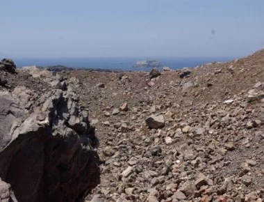 Σαντορίνη: Βρέθηκε πτώμα άνδρα στο σημείο που έπεσε αυτοκίνητο!